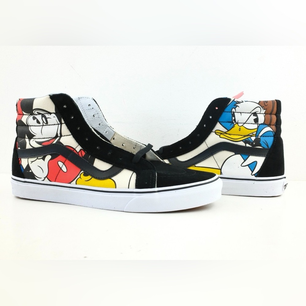 Vans x Disney Sk8-Hi Reissue "Mickey and Friends" high-top sneaker size 9.5